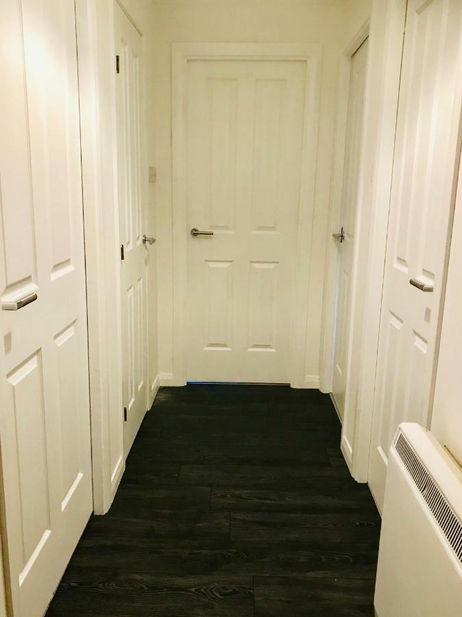 Central Spacious 2 Bedroom By Union Square Free Parking Aberdeen Bagian luar foto