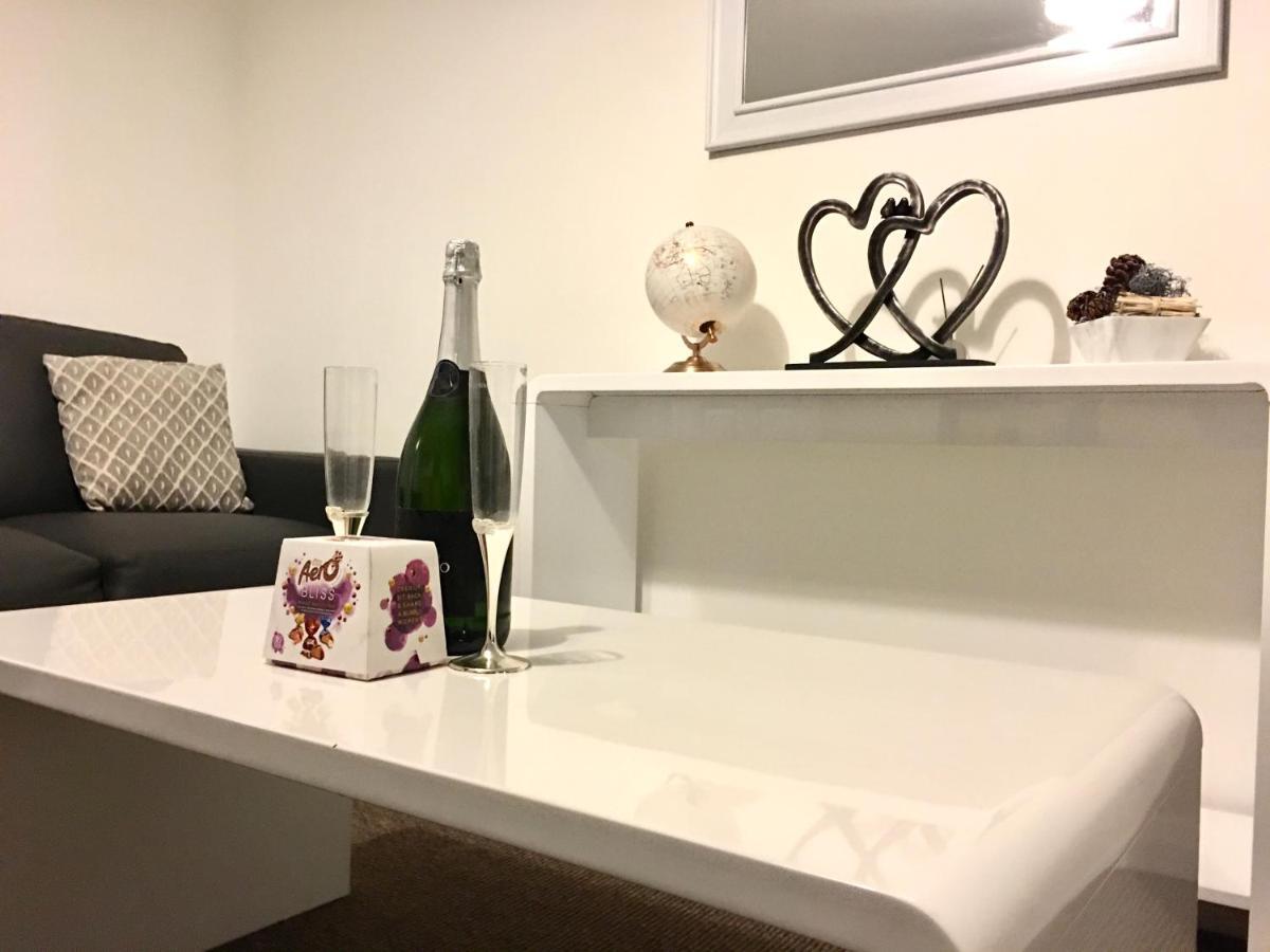 Central Spacious 2 Bedroom By Union Square Free Parking Aberdeen Bagian luar foto
