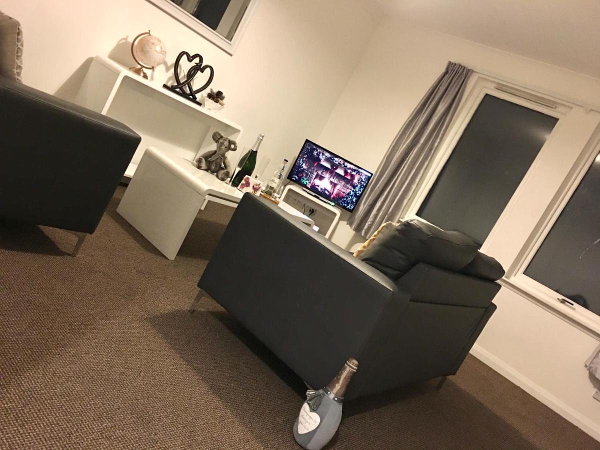 Central Spacious 2 Bedroom By Union Square Free Parking Aberdeen Bagian luar foto