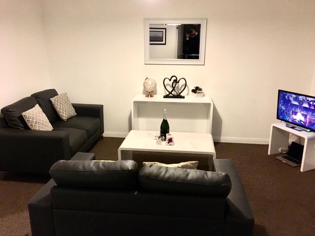 Central Spacious 2 Bedroom By Union Square Free Parking Aberdeen Bagian luar foto